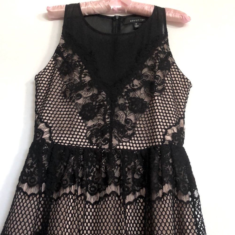 Adelyn Rae Lace Dress Size M - Picture 11 of 12